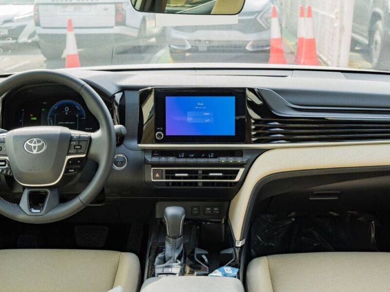 2026 Toyota Camry LE 2.5 Litres 4-Cylinder Hybrid Engine Black Beige Sedan GCC Specs