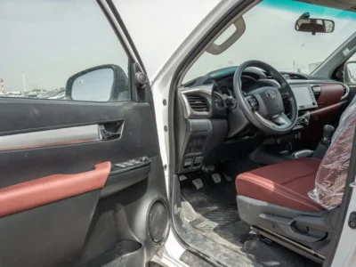 2026 Toyota Hilux SR5 2.7 Litres 4 Cylinders Petrol Engine White Tan Pickup Truck Manual