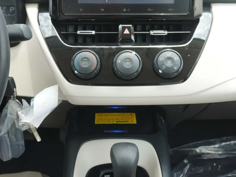 2025 Toyota Corolla XLI 2.0 Litres 4 Cylinders Petrol Engine White Sedan GCC Specs