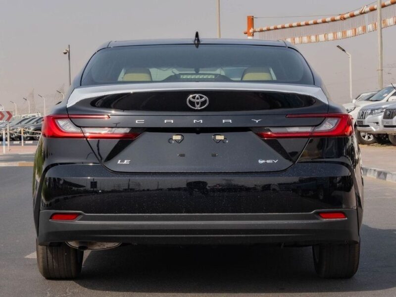 2026 Toyota Camry LE 2.5 Litres 4-Cylinder Hybrid Engine Black Beige Sedan GCC Specs