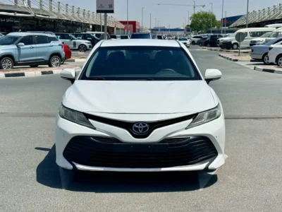 2020 Toyota Camry LE 1.5 Litres 4 Cylinders Hybrid Engine White Black Sedan GCC Specs