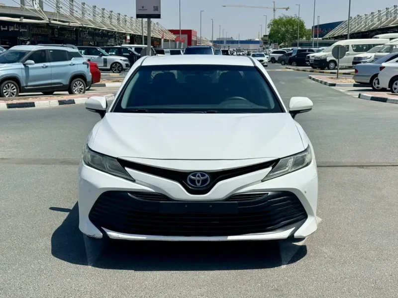 2020 Toyota Camry LE 1.5 Litres 4 Cylinders Hybrid Engine White Black Sedan GCC Specs