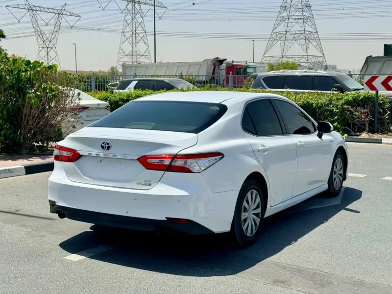 2020 Toyota Camry LE 1.5 Litres 4 Cylinders Hybrid Engine White Black Sedan GCC Specs
