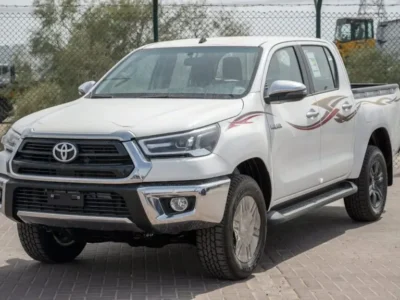 2026 Toyota Hilux SR5 2.7 Litres 4 Cylinders Petrol Engine White Tan Pickup Truck Manual