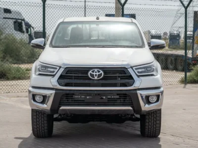 2026 Toyota Hilux SR5 2.7 Litres 4 Cylinders Petrol Engine White Tan Pickup Truck Manual