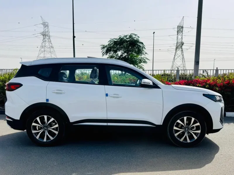 2026 Chery Tiggo 7 Pro Luxury 1.5 Litres 4 Cylinders Petrol Engine White Red SUV GCC Specs