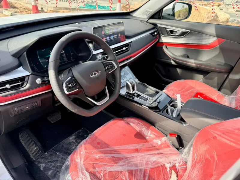 2026 Chery Tiggo 7 Pro Luxury 1.5 Litres 4 Cylinders Petrol Engine White Red SUV GCC Specs