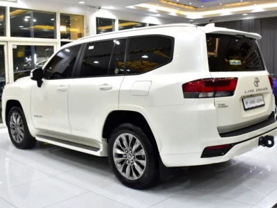 2025 Toyota Land Cruiser GXR 6 Cylinders Petrol Engine White Beige SUV GCC Specs