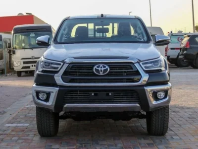 2024 Toyota HILUX GLX 2.7 Litres 4 Cylinders Petrol Engine Black Red Pickup Truck