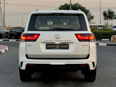 2025 Toyota Land Cruiser GXR 4.0 Litres V6 Petrol Engine White Beige SUV GCC Specs
