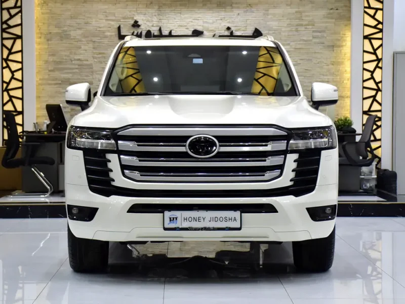 2025 Toyota Land Cruiser GXR 6 Cylinders Petrol Engine White Beige SUV GCC Specs