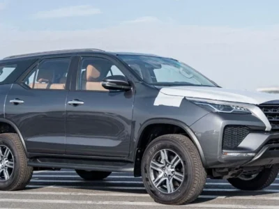 2025 TOYOTA FORTUNER SR5 2.7 Litres 4 Cylinders Petrol Engine Grey Tan SUV GCC Specs