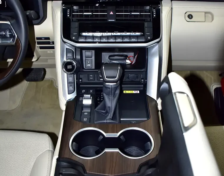 2025 Toyota Land Cruiser GXR 6 Cylinders Petrol Engine White Beige SUV GCC Specs