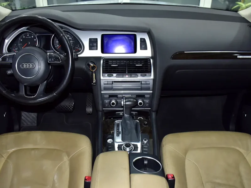 2015 Audi Q7 40 TFSI Quattro 6 Cylinders Petrol Engine White Beige SUV GCC Specs