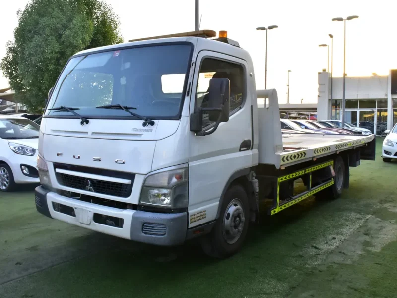 2017 Mitsubishi Canter 4 Cylinders Diesel Engine White Blue Utility Truck GCC Specs