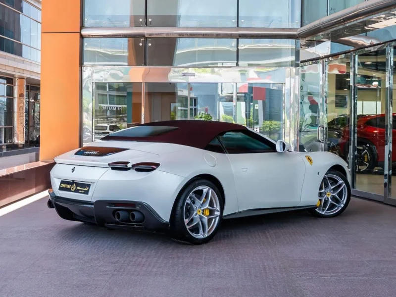 2025 FERRARI ROMA SPIDER 3.9 Litres 8 Cylinders Petrol Engine Red Convertible