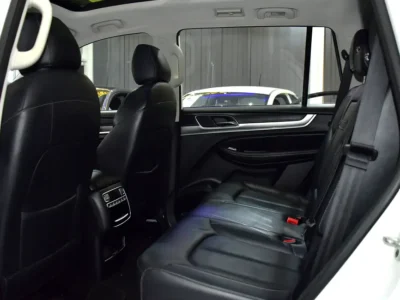 2020 MG RX8 Luxury 4 Cylinders Petrol Engine White Black SUV GCC Specifications