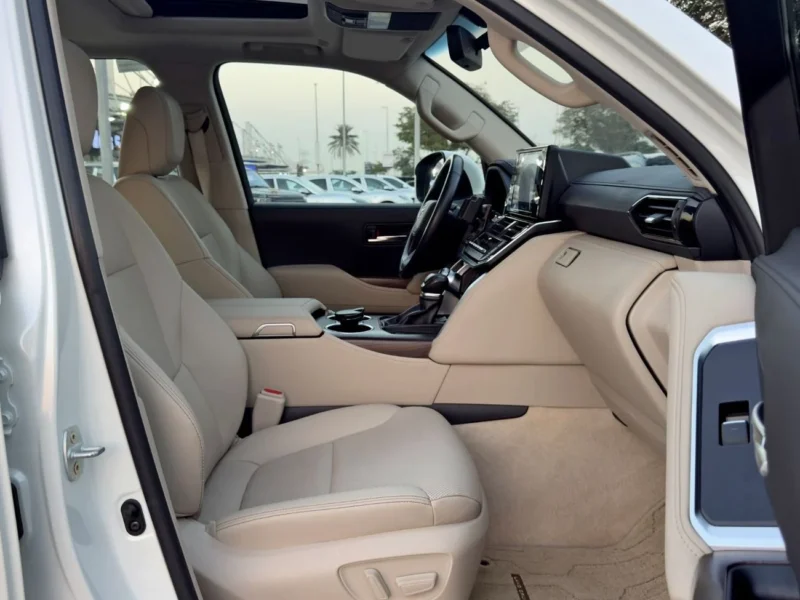 2025 Toyota Land Cruiser GXR 4.0 Litres V6 Petrol Engine White Beige SUV GCC Specs