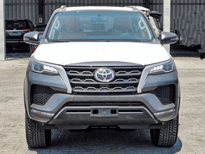 2025 TOYOTA FORTUNER 2.7 Litres 4 Cylinders Petrol Engine Grey Tan SUV GCC Specs