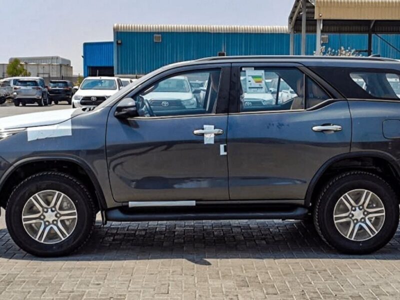 2025 TOYOTA FORTUNER 2.7 Litres 4 Cylinders Petrol Engine Grey Tan SUV GCC Specs
