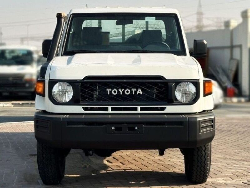 2024 Toyota Land Cruiser LC79 4.2 Litres V6 DIESEL Engine White Grey Pickup Truck