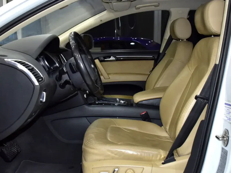 2015 Audi Q7 40 TFSI Quattro 6 Cylinders Petrol Engine White Beige SUV GCC Specs
