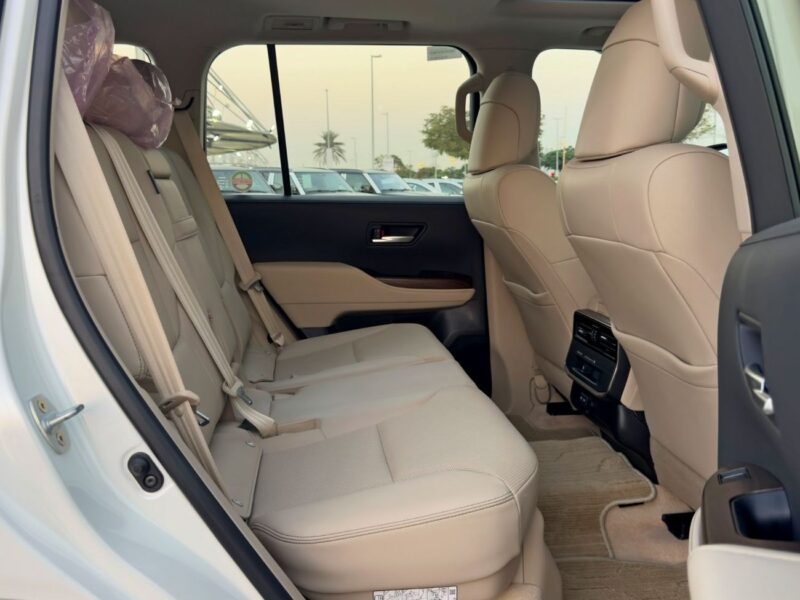 2025 Toyota Land Cruiser GXR 4.0 Litres V6 Petrol Engine White Beige SUV GCC Specs