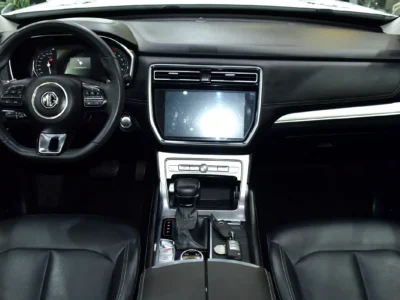 2020 MG RX8 Luxury 4 Cylinders Petrol Engine White Black SUV GCC Specifications