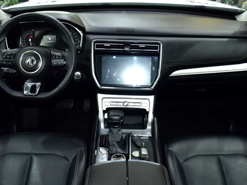 2020 MG RX8 Luxury 4 Cylinders Petrol Engine White Black SUV GCC Specifications