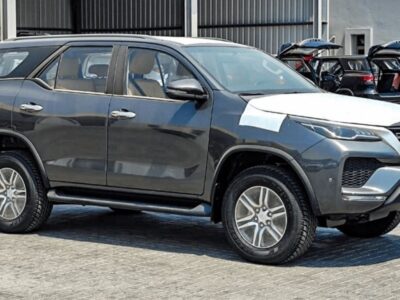 2025 TOYOTA FORTUNER 2.7 Litres 4 Cylinders Petrol Engine Grey Tan SUV GCC Specs