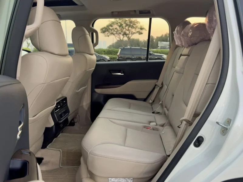 2025 Toyota Land Cruiser GXR 4.0 Litres V6 Petrol Engine White Beige SUV GCC Specs