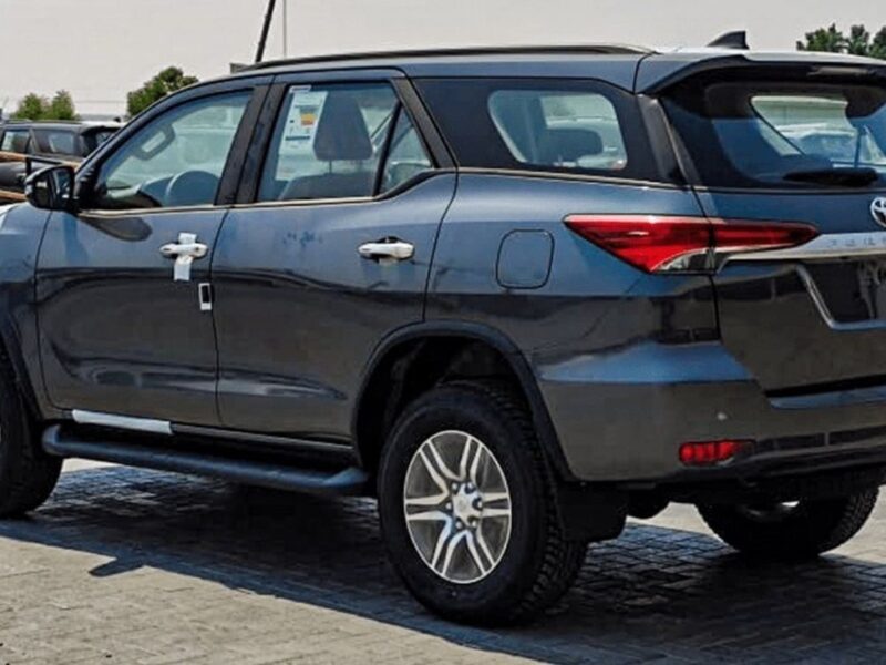 2025 TOYOTA FORTUNER 2.7 Litres 4 Cylinders Petrol Engine Grey Tan SUV GCC Specs