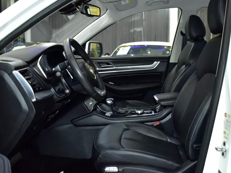 2020 MG RX8 Luxury 4 Cylinders Petrol Engine White Black SUV GCC Specifications