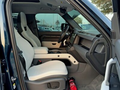 2026 Land Rover Defender Octa D110 P635 4.4 L 8 Cylinders Blue White SUV GCC Specs