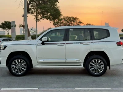 2025 Toyota Land Cruiser GXR 4.0 Litres V6 Petrol Engine White Beige SUV GCC Specs