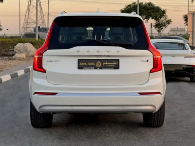 2022 Volvo XC90 B6 MOMENTUM 2.0 Litres 4 Cylinders Petrol Engine White Black SUV GCC