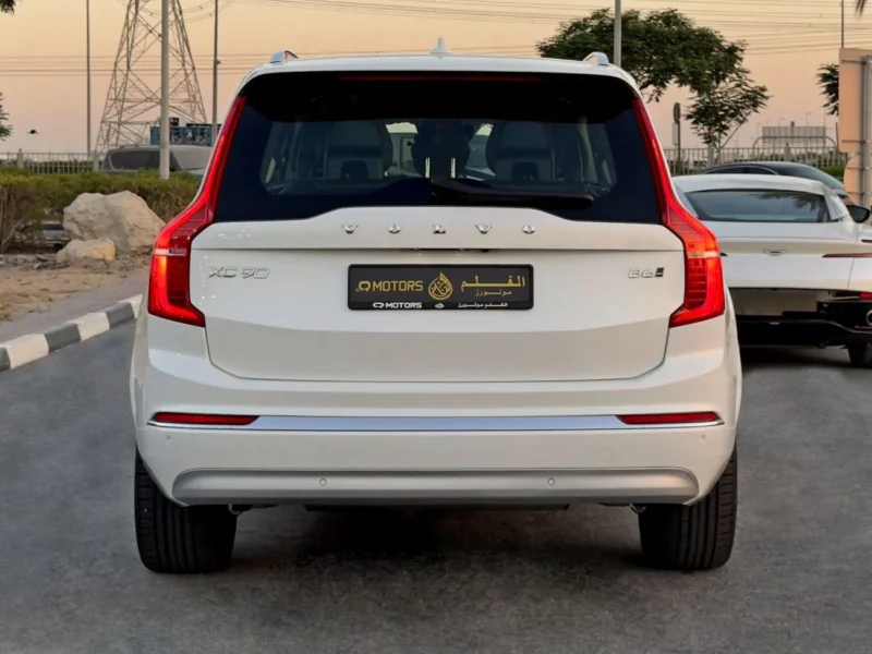 2022 Volvo XC90 B6 MOMENTUM 2.0 Litres 4 Cylinders Petrol Engine White Black SUV GCC