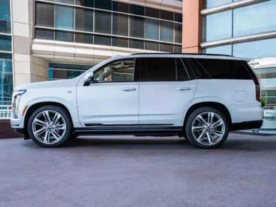 2025 CADILLAC ESCALADE SPORT PLATINIUM 6.2 Litres 8 Cylinders Petrol Engine White SUV