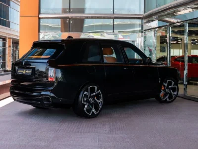 2025 ROLLS ROYCE CULLINAN BLACK BADGE 6.8L 12 Cylinders Petrol Engine Black Orange SUV
