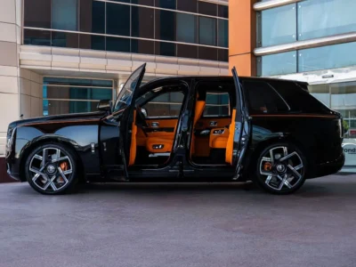 2025 ROLLS ROYCE CULLINAN BLACK BADGE 6.8L 12 Cylinders Petrol Engine Black Orange SUV
