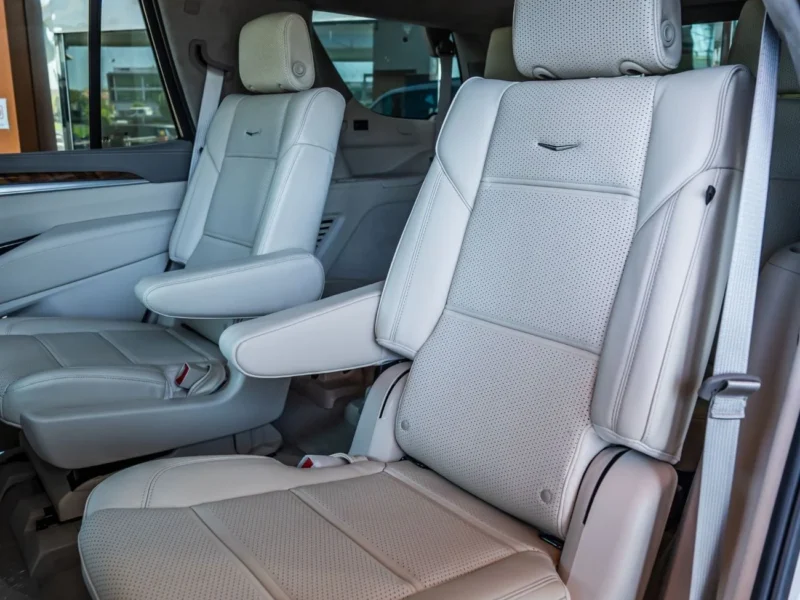 2025 CADILLAC ESCALADE SPORT PLATINIUM 6.2 Litres 8 Cylinders Petrol Engine White SUV