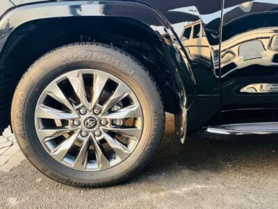 2023 TOYOTA LAND CRUISER GXR 4.0 Litres V6 petrol Engine Black SUV GCC Specs Full Options