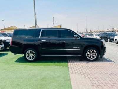 2020 GMC YUKON XL 5.3 Litres V8 Petrol Engine Black Beige SUV GCC Specs Full Option
