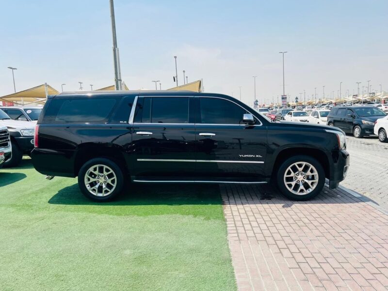 2020 GMC YUKON XL 5.3 Litres V8 Petrol Engine Black Beige SUV GCC Specs Full Option