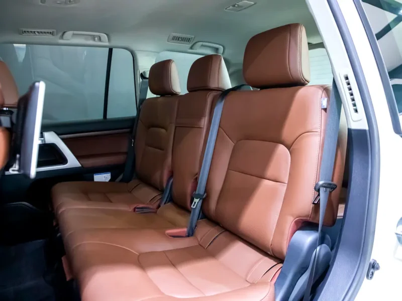 2020 Toyota Land Cruiser VXR Grand Touring 5.7L V8 Petrol Engine White Tan SUV GCC Specs