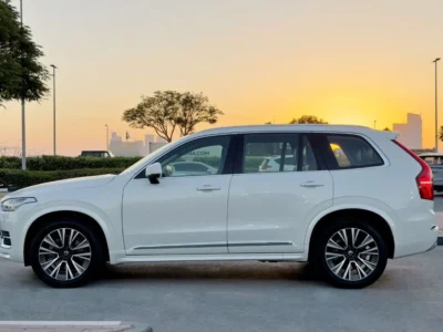 2022 Volvo XC90 B6 MOMENTUM 2.0 Litres 4 Cylinders Petrol Engine White Black SUV GCC