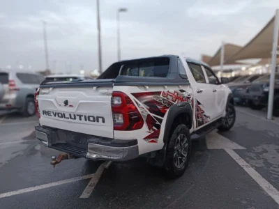 2022 Toyota Hilux Adventure 2.7L 4 Cylinders Petrol Engine White Red Pickup GCC Specs