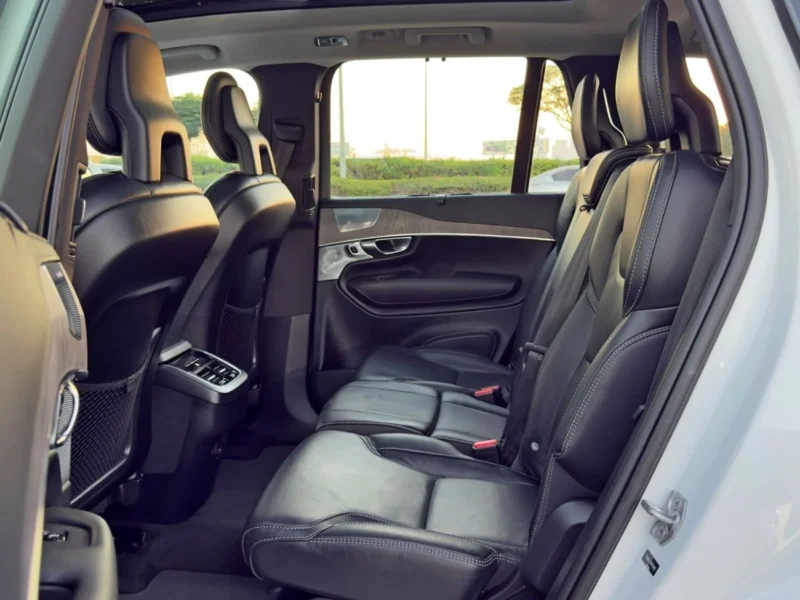 2022 Volvo XC90 B6 MOMENTUM 2.0 Litres 4 Cylinders Petrol Engine White Black SUV GCC