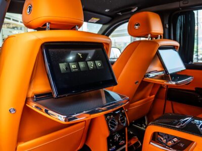 2025 ROLLS ROYCE CULLINAN BLACK BADGE 6.8L 12 Cylinders Petrol Engine Black Orange SUV