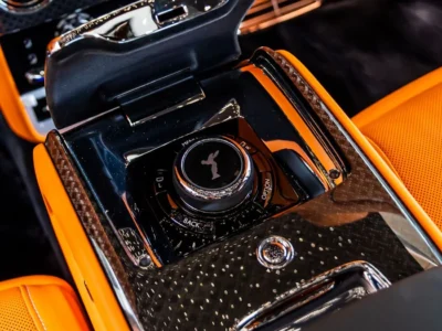 2025 ROLLS ROYCE CULLINAN BLACK BADGE 6.8L 12 Cylinders Petrol Engine Black Orange SUV